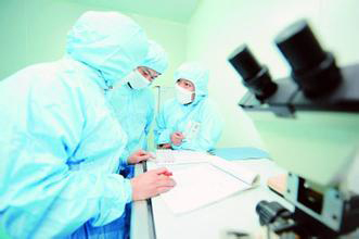 从拜耳备受争议的收购打算，看全球造药巨头的转型方式