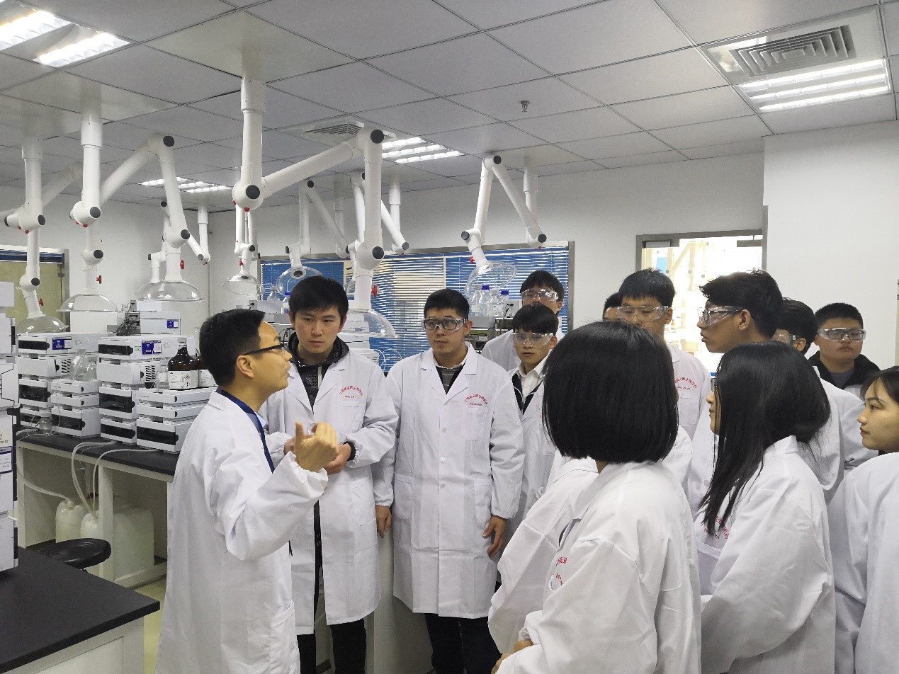 走进BB贝博，与学子共话成长